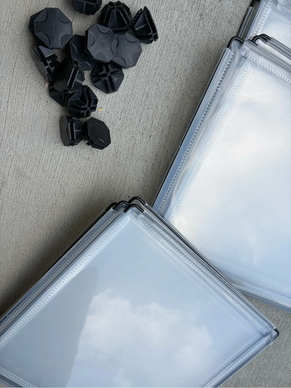 PLASTIC PANELS FOR SMALL ANIMAL PLAYPEN